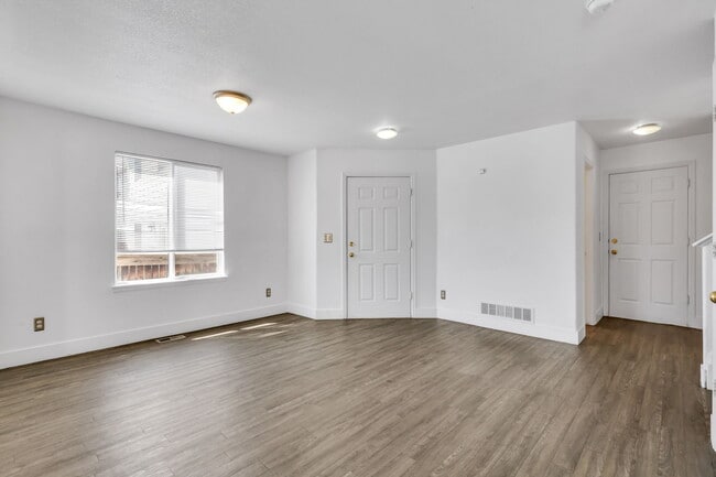 Building Photo - 10974 E 96th Pl
