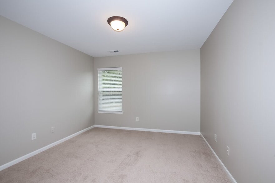 Building Photo - 3906 Herkimer Dr