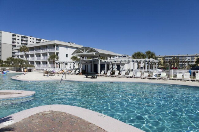 Building Photo - 400 Plantation Rd