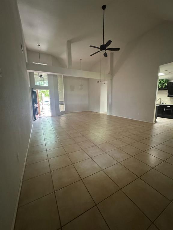 Building Photo - 6918 Puerta Vista Ln