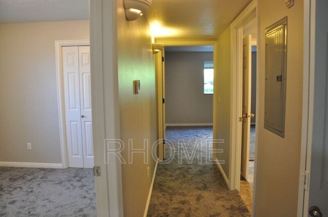 Building Photo - 1430 Westbury Way