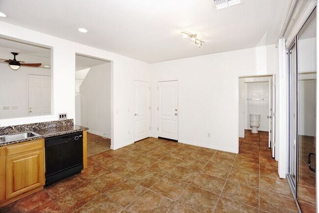 Building Photo - Tucson Oasis: 3-Bed, 2-Bath Home with Spacious Private Yard & Patio