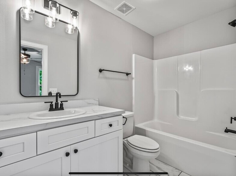 Building Photo - 10 Old Courthouse Way