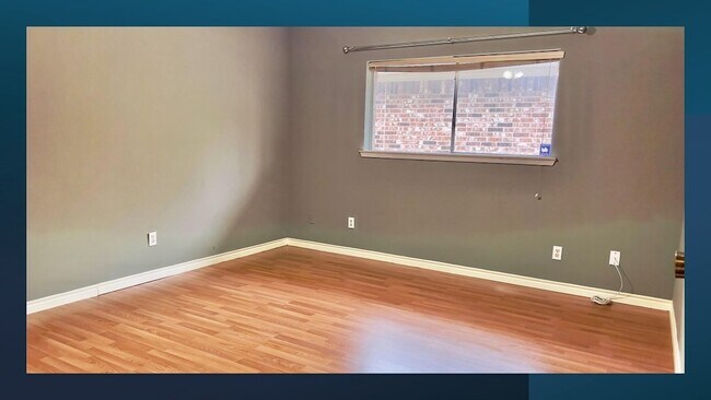 Building Photo - 439 Woodrail Dr