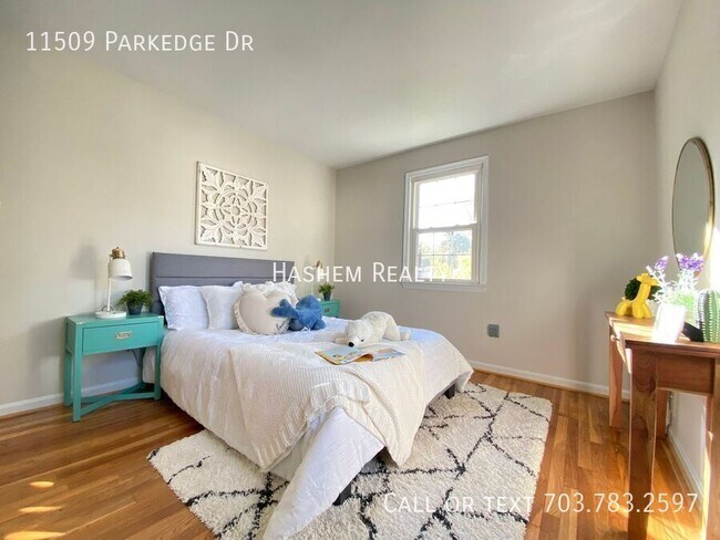 Building Photo - 11509 Parkedge Dr