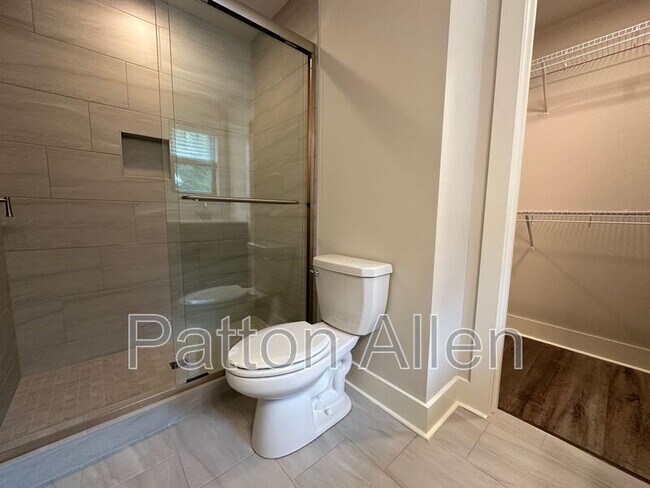 Building Photo - 129 Aurora Dr