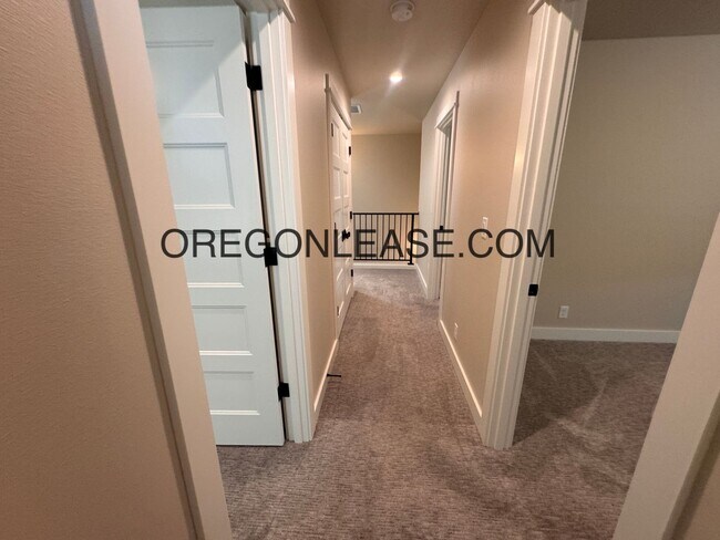 Building Photo - Spacious 4-Bedroom Home in Thurston Area –...