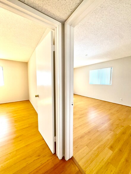 Building Photo - 430 E San Jose Ave