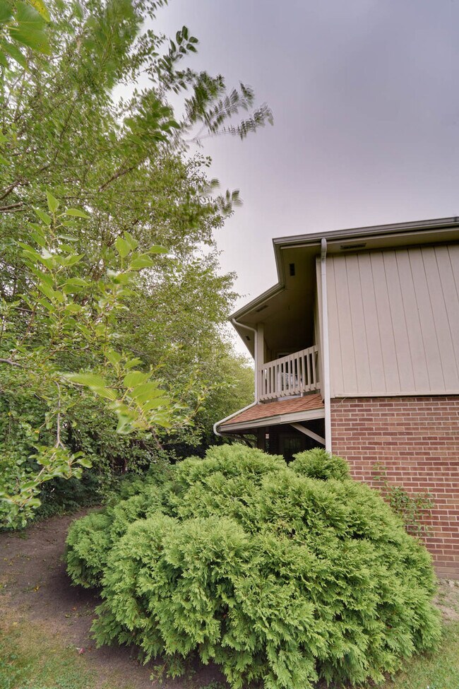 Building Photo - 74 Terry Dr