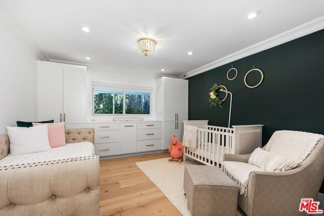 Building Photo - 2120 San Ysidro Dr