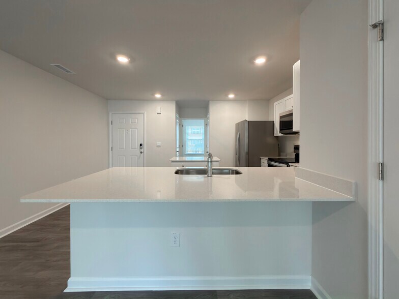 Building Photo - 8534 Beckett Chase Way