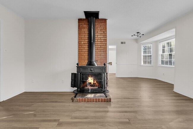 Building Photo - 8493 Cedarbrush Dr