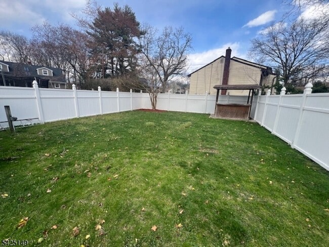 Building Photo - 81 S Maple Ave