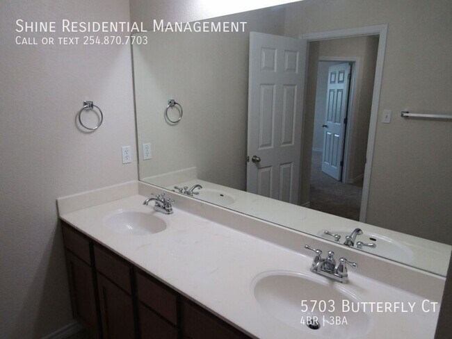 Building Photo - 5703 Butterfly Ct