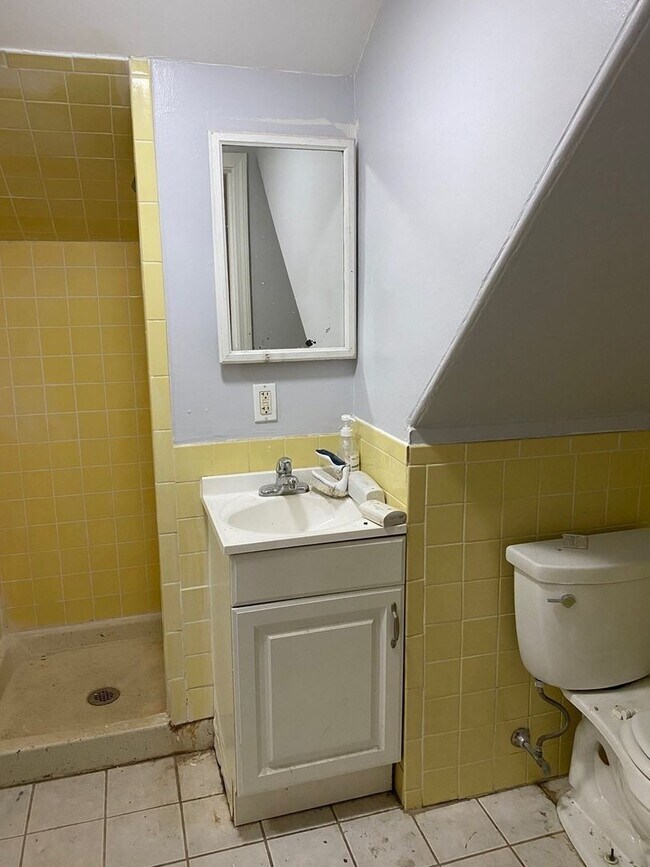 Building Photo - Awesome 5 bed 2 bath in Lower Allston