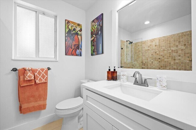 Building Photo - 5534 Ainsley Ct