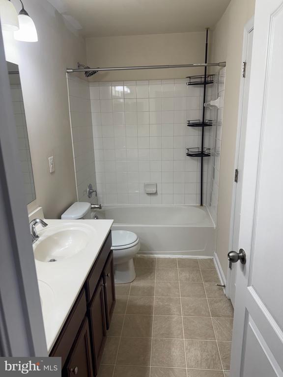 Building Photo - 7568 Stonehouse Dr