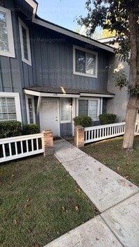 Building Photo - 2600 Brookside Dr