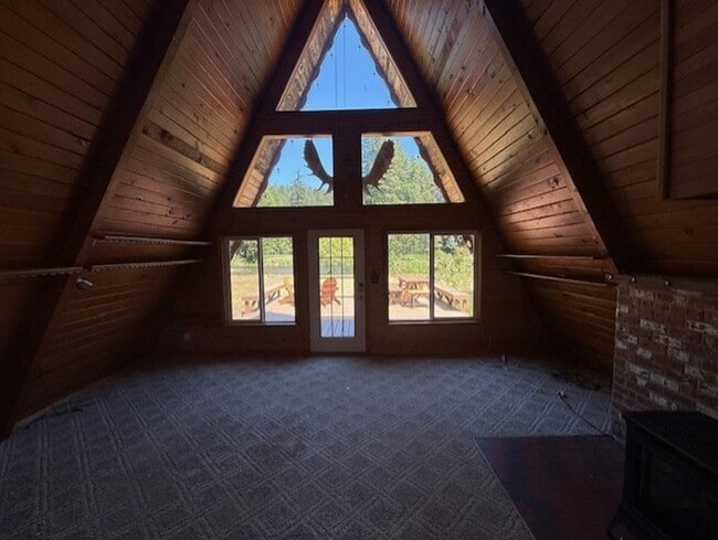 Building Photo - This cutie has a fresh interior paint job!