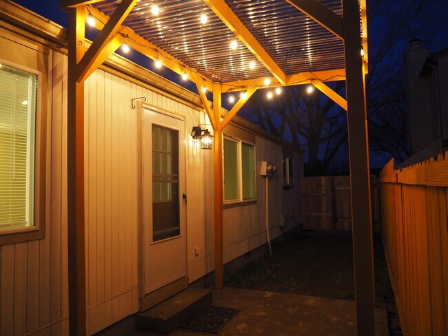 Building Photo - 4463 Madrona Way SE