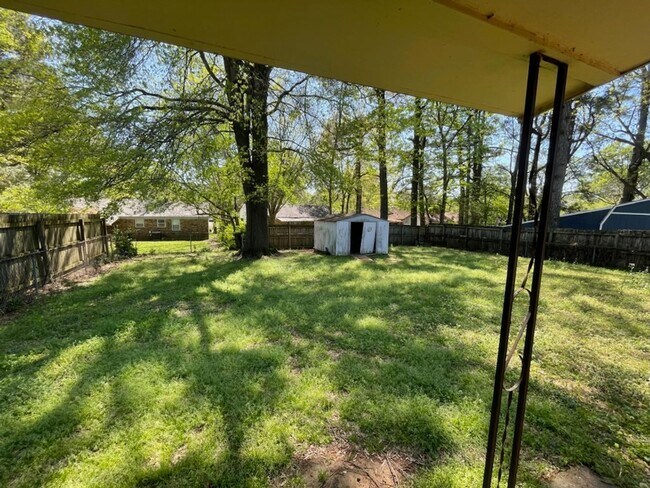 Building Photo - 1757 Custer Dr