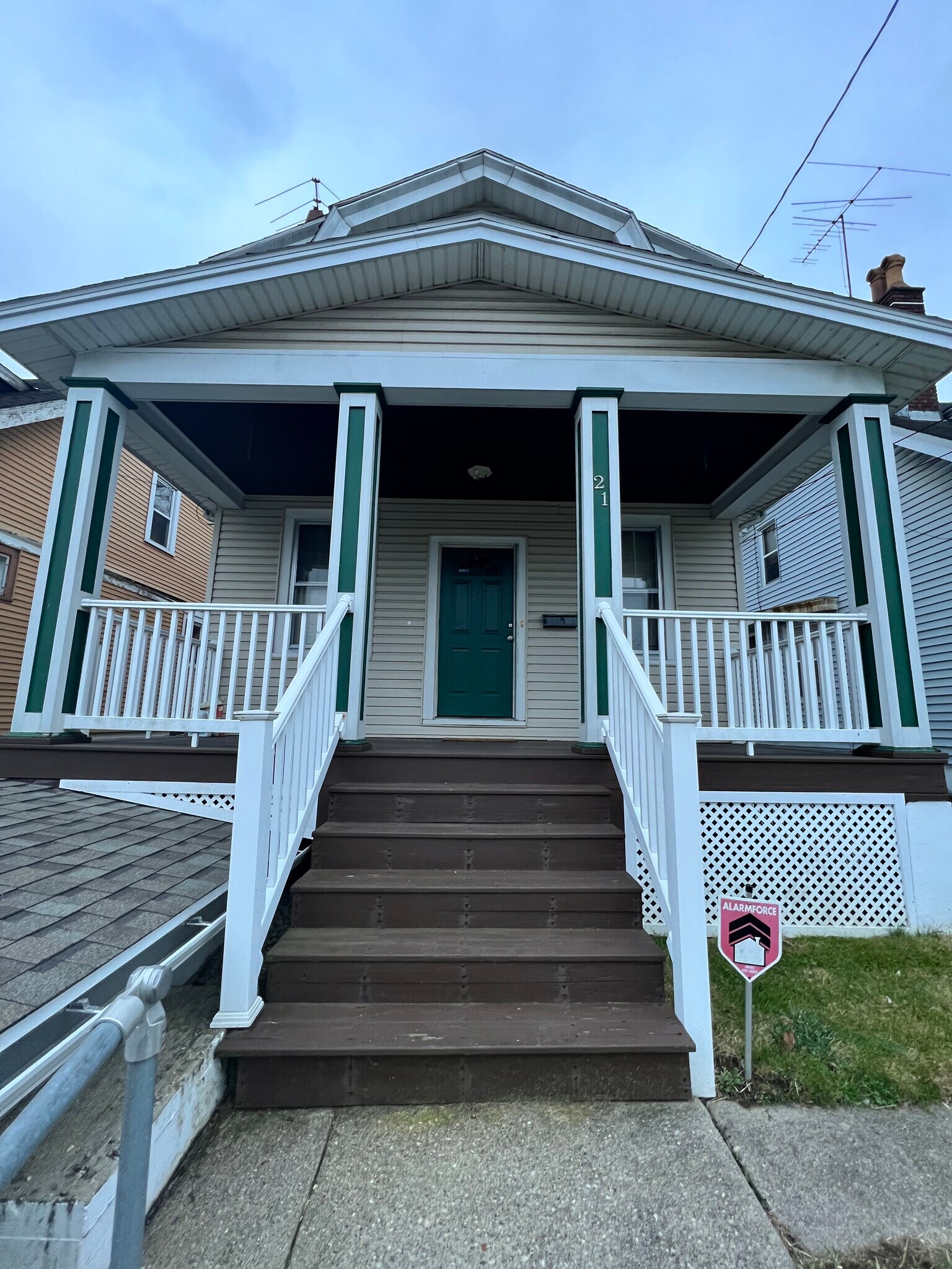 Front porch - 21 Glenwood Ave