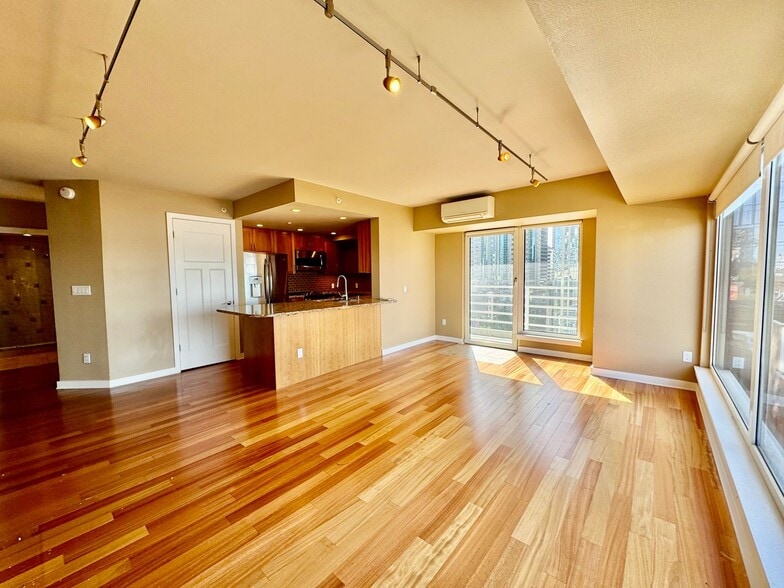 Building Photo - 1415 2nd Ave