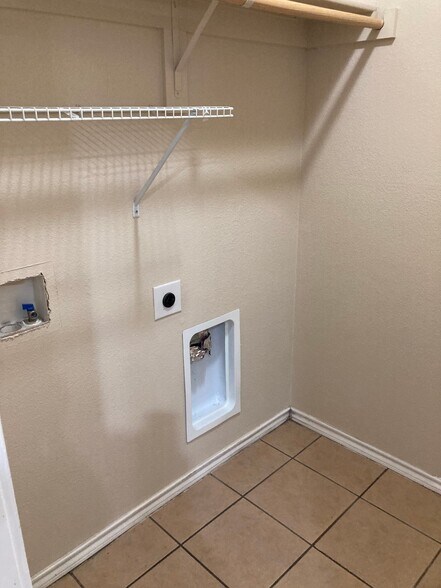 Building Photo - 3157 Rockwell Ln