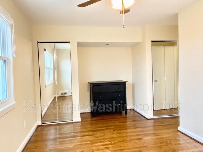 Building Photo - 5514 Chillum Pl NE