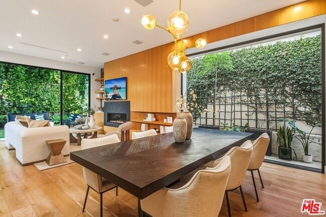 Building Photo - 722 Marine St