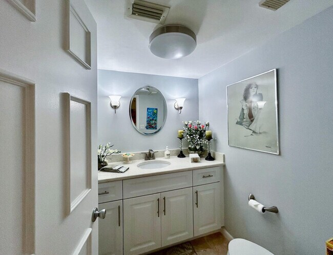 Building Photo - 7568 Regency Lake Dr