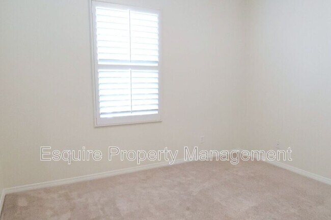 Building Photo - 232 Lightwood St