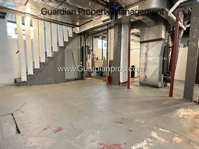 Building Photo - 4147 Snelling Ave