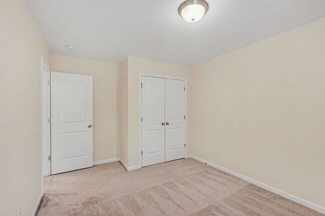 Building Photo - 108 Bella Pl