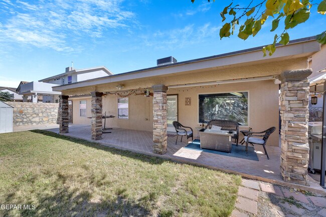 Building Photo - 12521 Paseo Alegre Dr