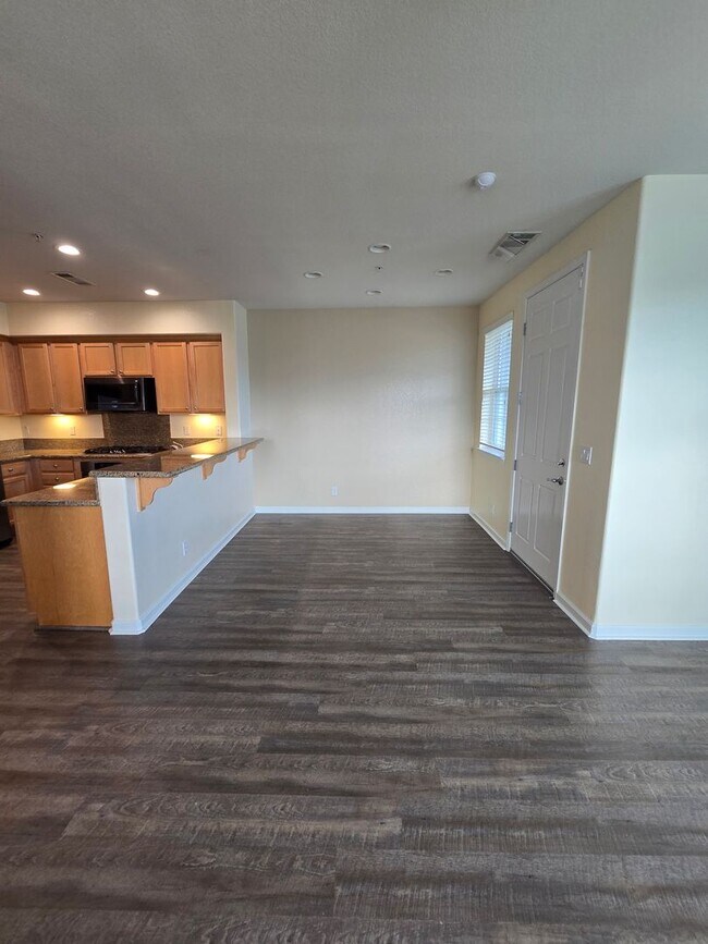 Building Photo - 3201 Jetty Dr