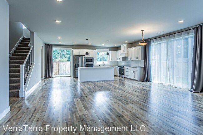 Building Photo - 4 br, 3 bath House - 6806 165th St Ct E