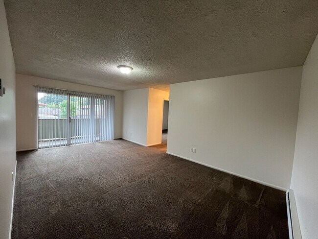 Interior Photo - Renee's Garden