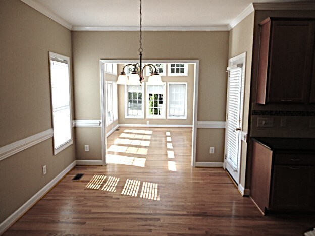 Building Photo - 7904 Willow Croft Dr