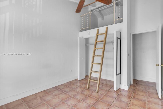 Building Photo - 1811 SW 107th Ave