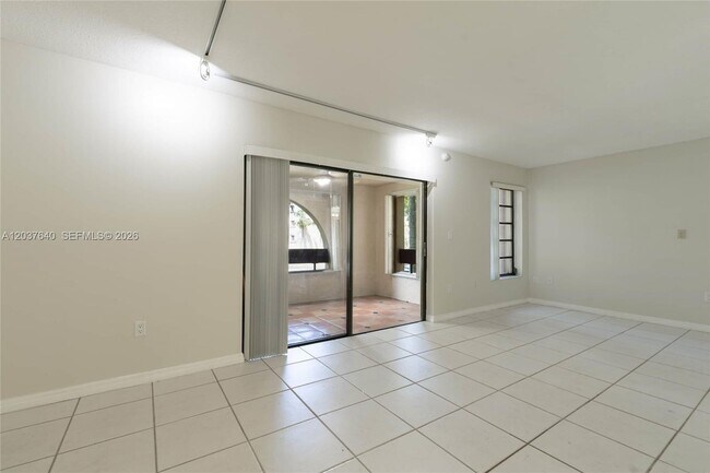 Building Photo - 9015 SW 125th Ave