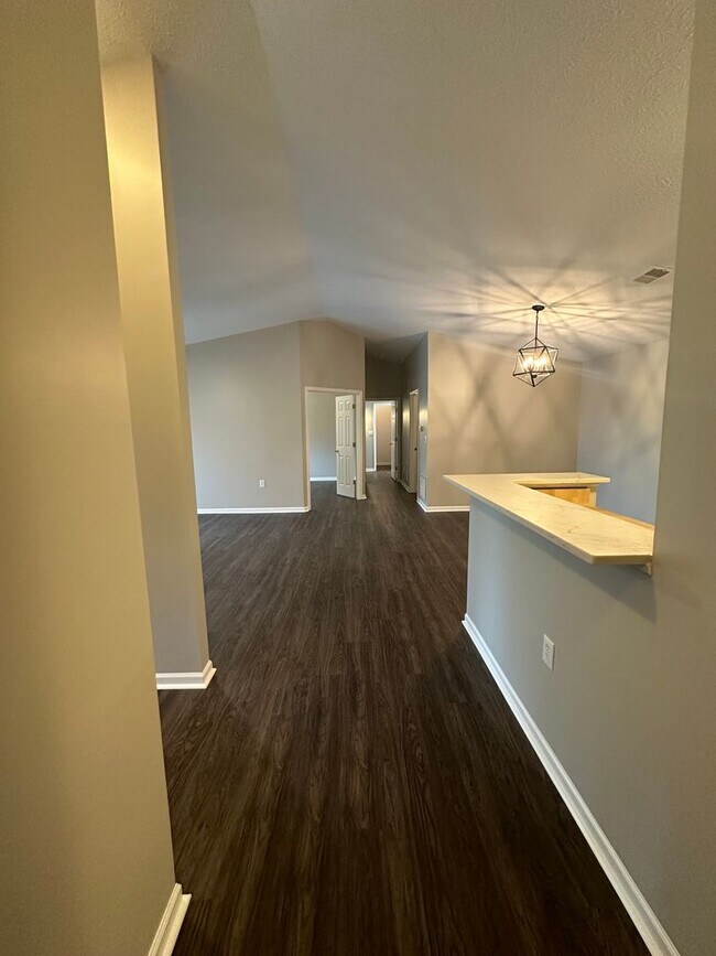 Building Photo - Worthington Glen Condo For Rent - 2BR/2BA with Garage and Bonus Room!