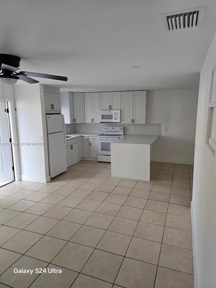 Building Photo - 28055 SW 143rd Ct