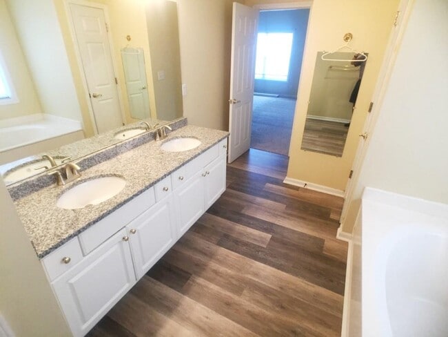 Building Photo - 4615 Howell Farms Dr NW