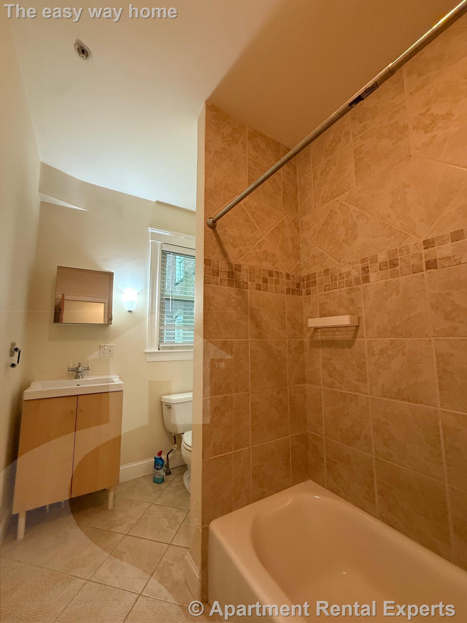 Building Photo - 6 Giles Park