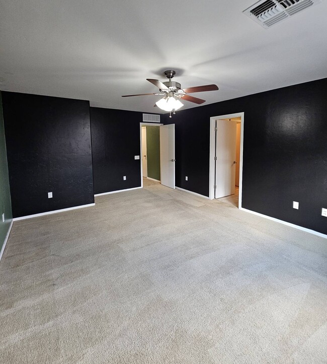 Building Photo - 6047 S Cedar Elm Ln