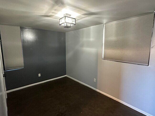 Building Photo - 705 Wilkinson Blvd