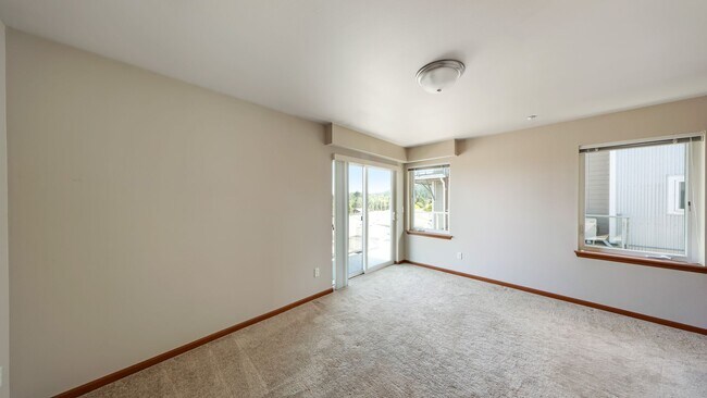 Building Photo - 3614 Portage Ln