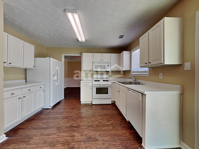 Building Photo - 5296 Under Way