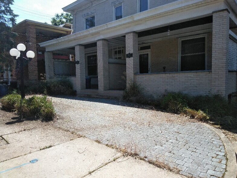 Building Photo - 1820 Winhurst St